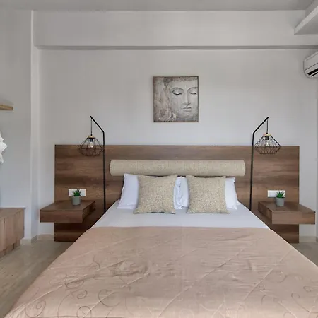 Sofia - Yiota & Lägenhet