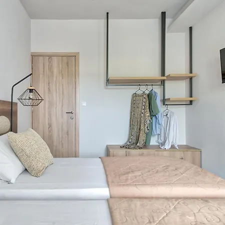 Sofia - Yiota & Apartmán Tsilivi (Zakynthos)