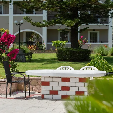 アパート Sofia - Yiota &