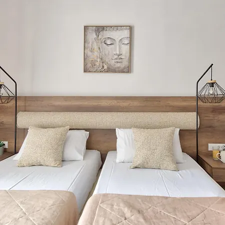 Sofia - Yiota & アパート *