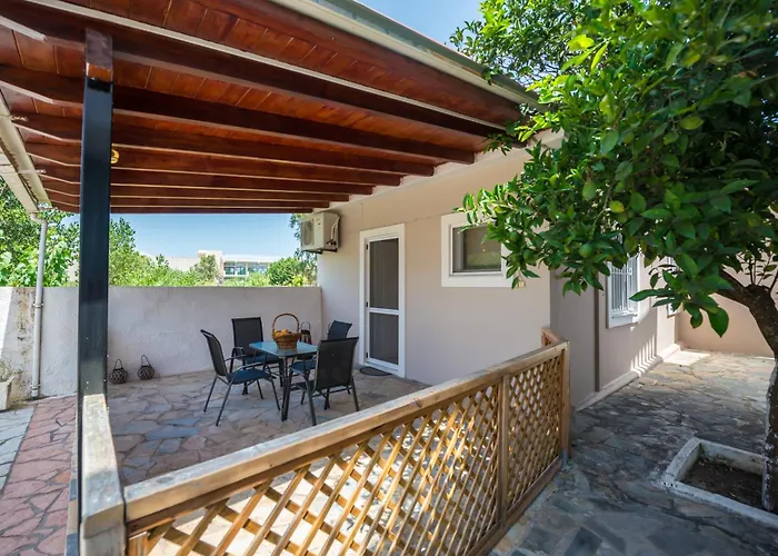 Sofia - Yiota & * Τσιλιβί